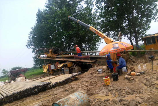 地龙DL4000（400吨）扬州燃汽管道施工